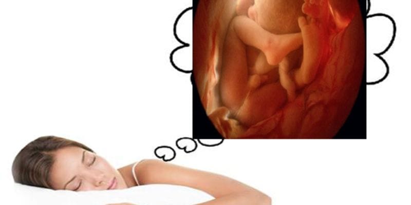 mo-co-bau-thay-con-trai